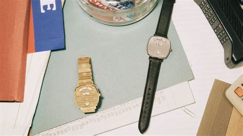 t3 gucci grip watch.